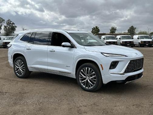 iridescent white tricoat 2026 Buick Enclave Avenir FWD