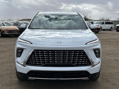 iridescent white tricoat 2026 Buick Enclave Avenir FWD