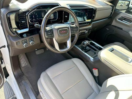 White Frost Tricoat 2022 GMC Sierra 1500 SLT