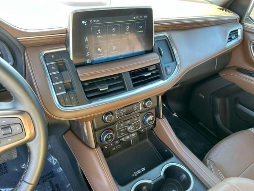 Empire Beige Metallic 2023 Chevrolet Suburban 4WD High Country
