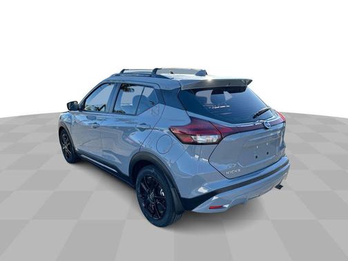 2021 Nissan Kicks SR