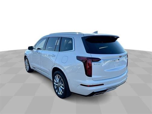 2025 Cadillac XT6 Premium Luxury FWD