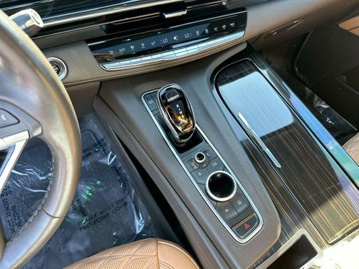 Crystal White Tricoat 2022 Cadillac Escalade Premium Luxury