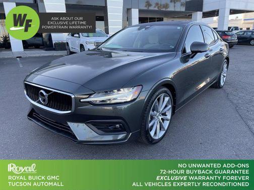 2020 Volvo S60 T5 Momentum