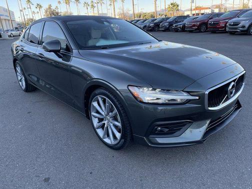 2020 Volvo S60 T5 Momentum