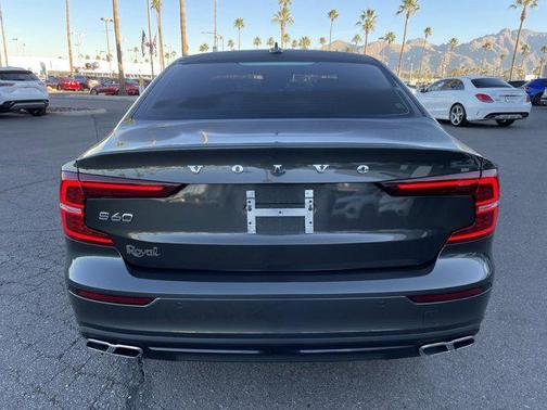 2020 Volvo S60 T5 Momentum