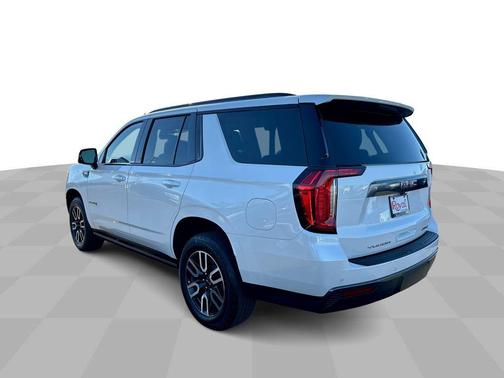 White Frost Tricoat 2023 GMC Yukon 4WD AT4