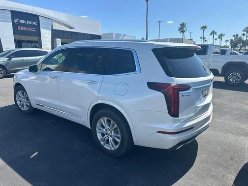 Crystal White Tricoat 2023 Cadillac XT6 Luxury FWD