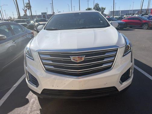 Crystal White Tricoat 2018 Cadillac XT5 Luxury