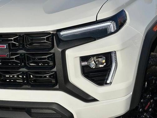 Summit White 2026 GMC Canyon Elevation