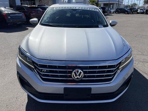 Photo 2 of 20 of 2020 Volkswagen Passat 2.0T R-Line