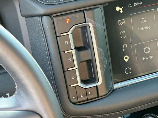 White Frost Tricoat 2024 GMC Yukon XL Denali