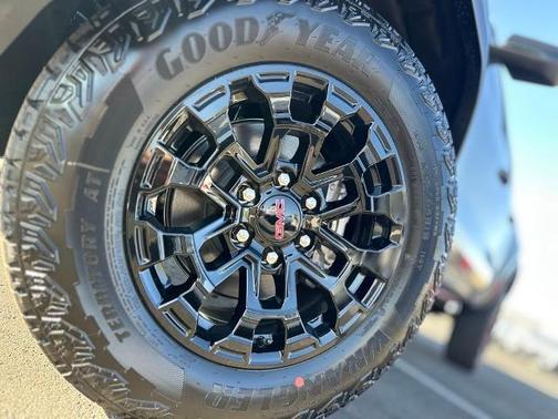 Sterling Metallic 2026 GMC Canyon Elevation