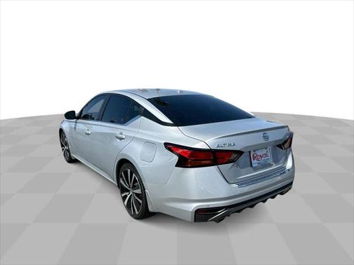 2022 Nissan Altima SR FWD