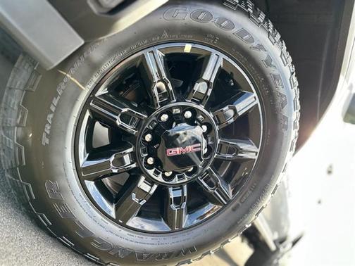 2025 GMC Sierra 2500 AT4