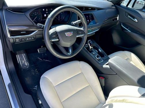 Crystal White Tricoat 2023 Cadillac XT4 Sport