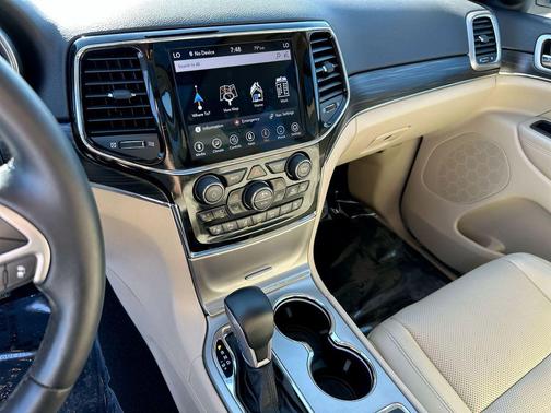 Bright White Clearcoat 2020 Jeep Grand Cherokee Limited