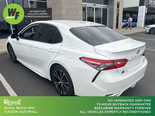 Super White 2019 Toyota Camry SE