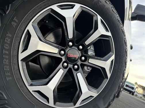 Sterling Metallic 2026 GMC Yukon XL 4WD AT4