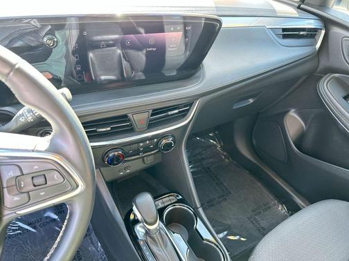 Summit White 2025 Buick Encore GX Preferred
