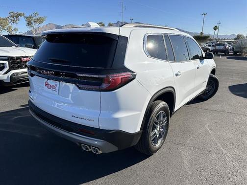 2026 GMC Acadia Elevation FWD