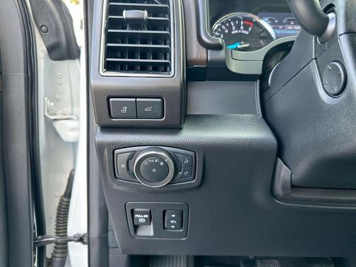 Star White Metallic Tri-Coat 2020 Ford Expedition King Ranch