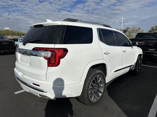 2020 GMC Acadia Denali
