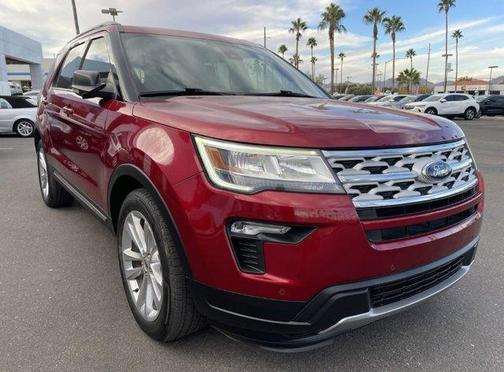 Photo 3 of 17 of 2019 Ford Explorer XLT
