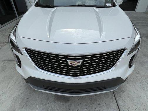 2022 Cadillac XT4 Premium Luxury