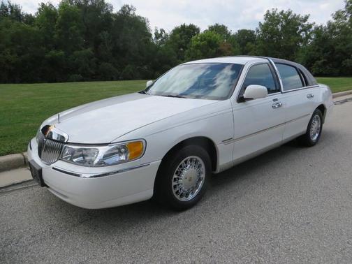 2000 Lincoln Town Car Signature