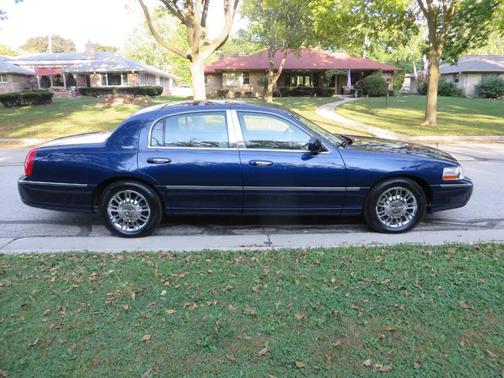 2010 Lincoln Town Car Signature