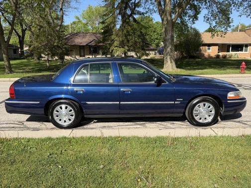 Blue 2005 Mercury Grand Marquis LS