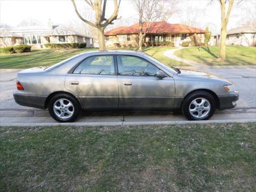 1998 Lexus ES 300 Base