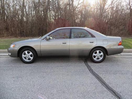 1998 Lexus ES 300 Base