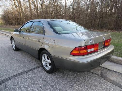 1998 Lexus ES 300 Base