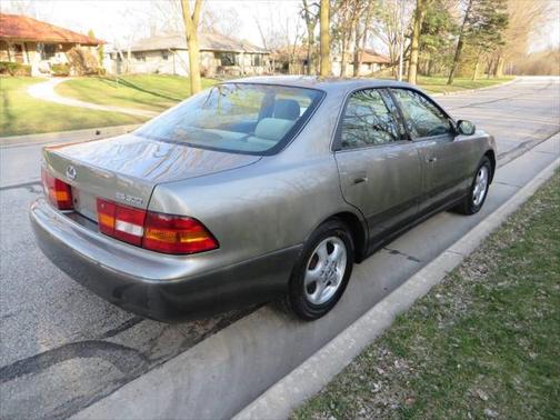 1998 Lexus ES 300 Base