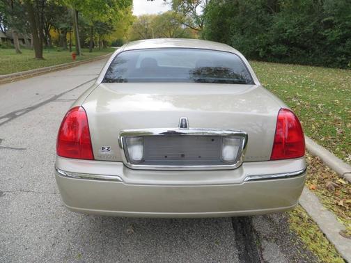 2008 Lincoln Town Car Signature