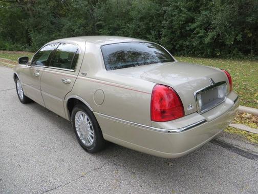 2008 Lincoln Town Car Signature