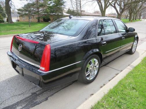 2011 Cadillac DTS Platinum Collection