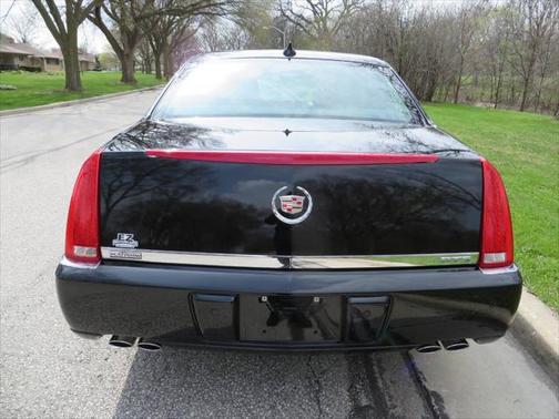 2011 Cadillac DTS Platinum Collection