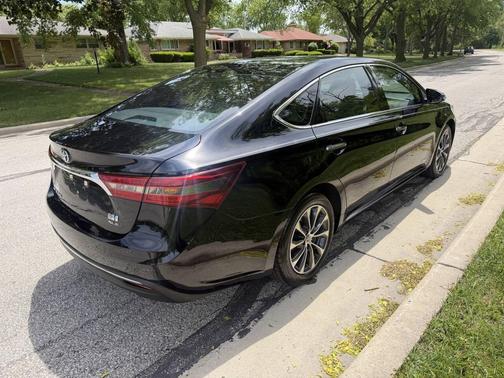 Black 2016 Toyota Avalon Hybrid XLE Plus