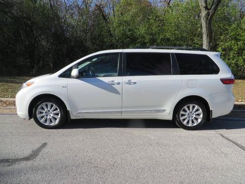2016 Toyota Sienna XLE