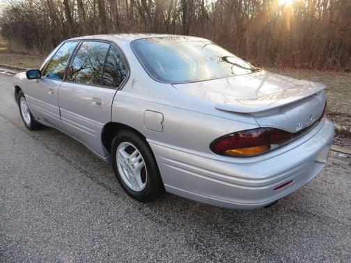 1997 Pontiac Bonneville SSE 4dr Sedan