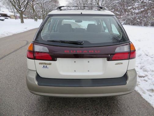 2003 Subaru Outback Base