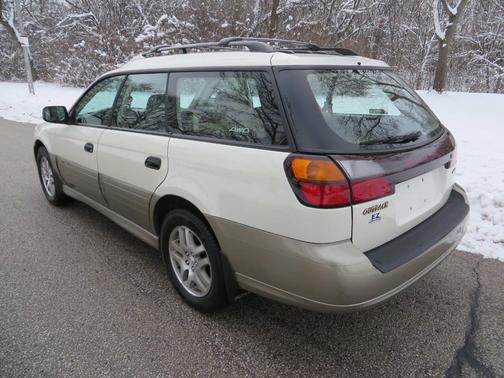 2003 Subaru Outback Base