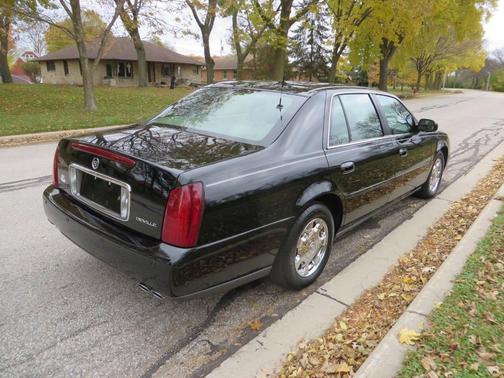 2002 Cadillac DeVille Base