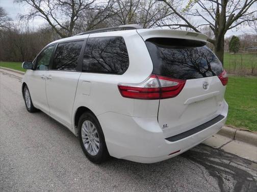 2017 Toyota Sienna XLE Premium