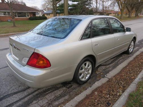 2000 Toyota Avalon XLS