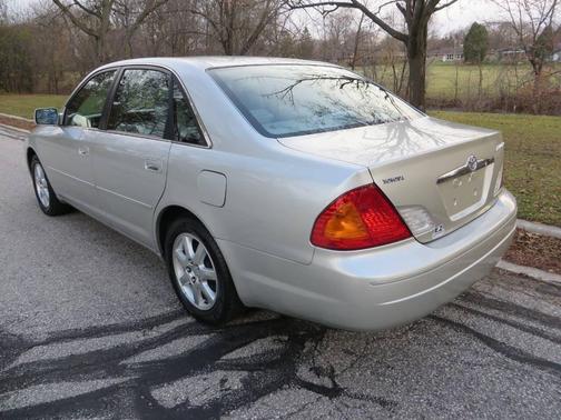 2000 Toyota Avalon XLS