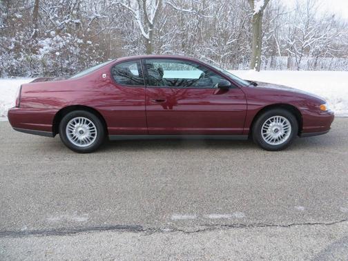 2001 Chevrolet Monte Carlo LS 2dr Coupe